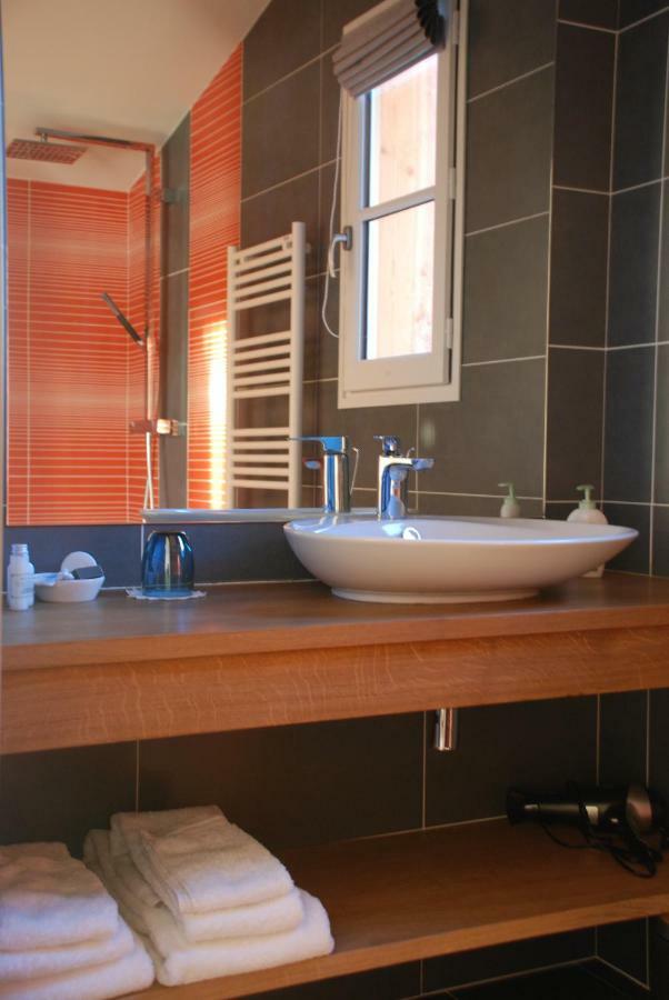 Bed and Breakfast Les Ambèles Saint-Magne-de-Castillon Esterno foto