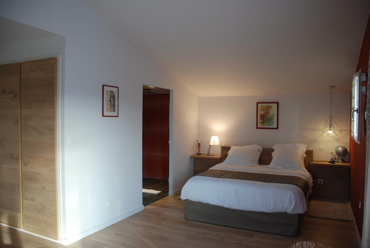 Bed and Breakfast Les Ambèles Saint-Magne-de-Castillon Esterno foto